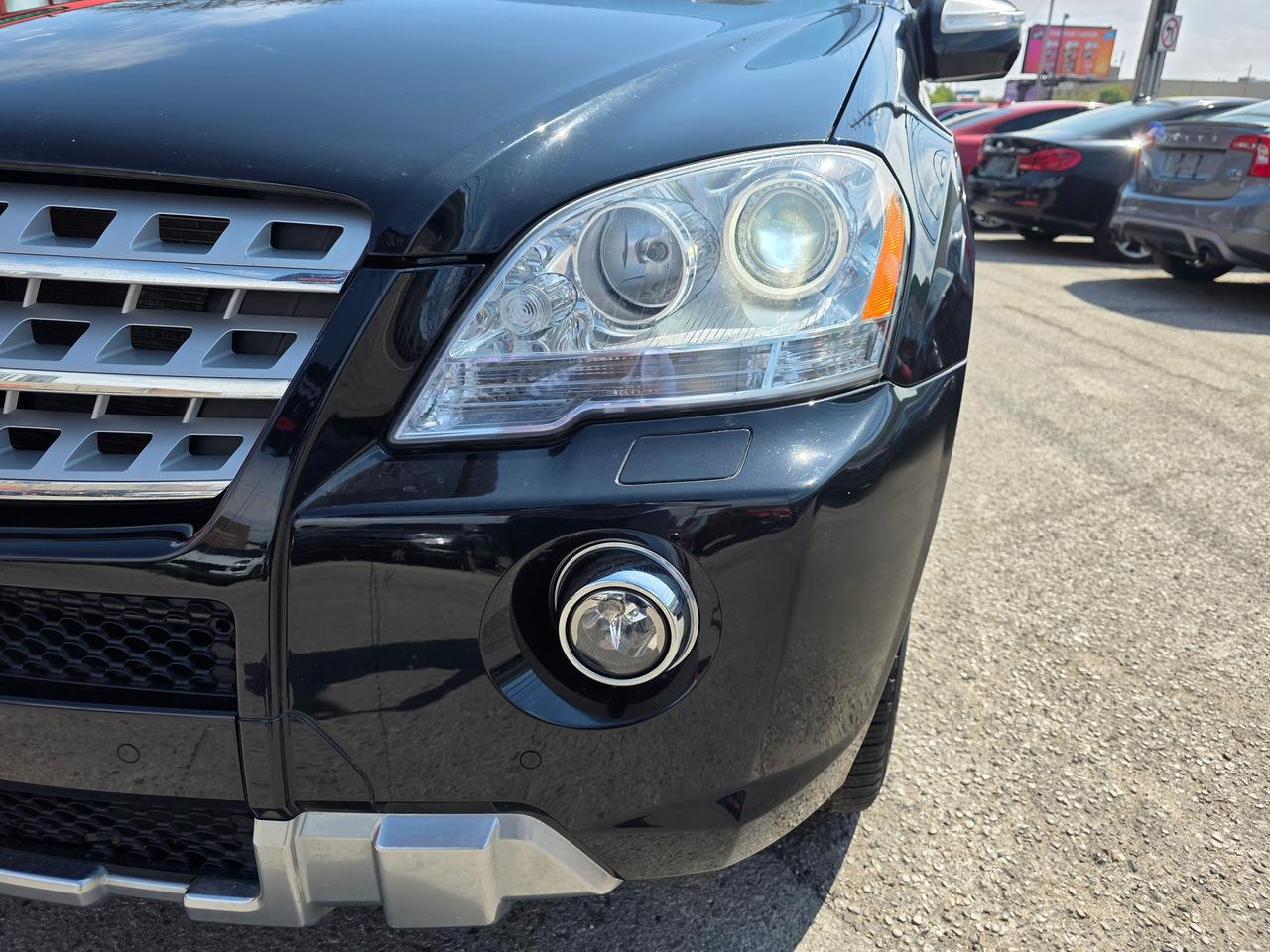 2010 Mercedes-Benz M-Class ML 550 4MATIC Photo