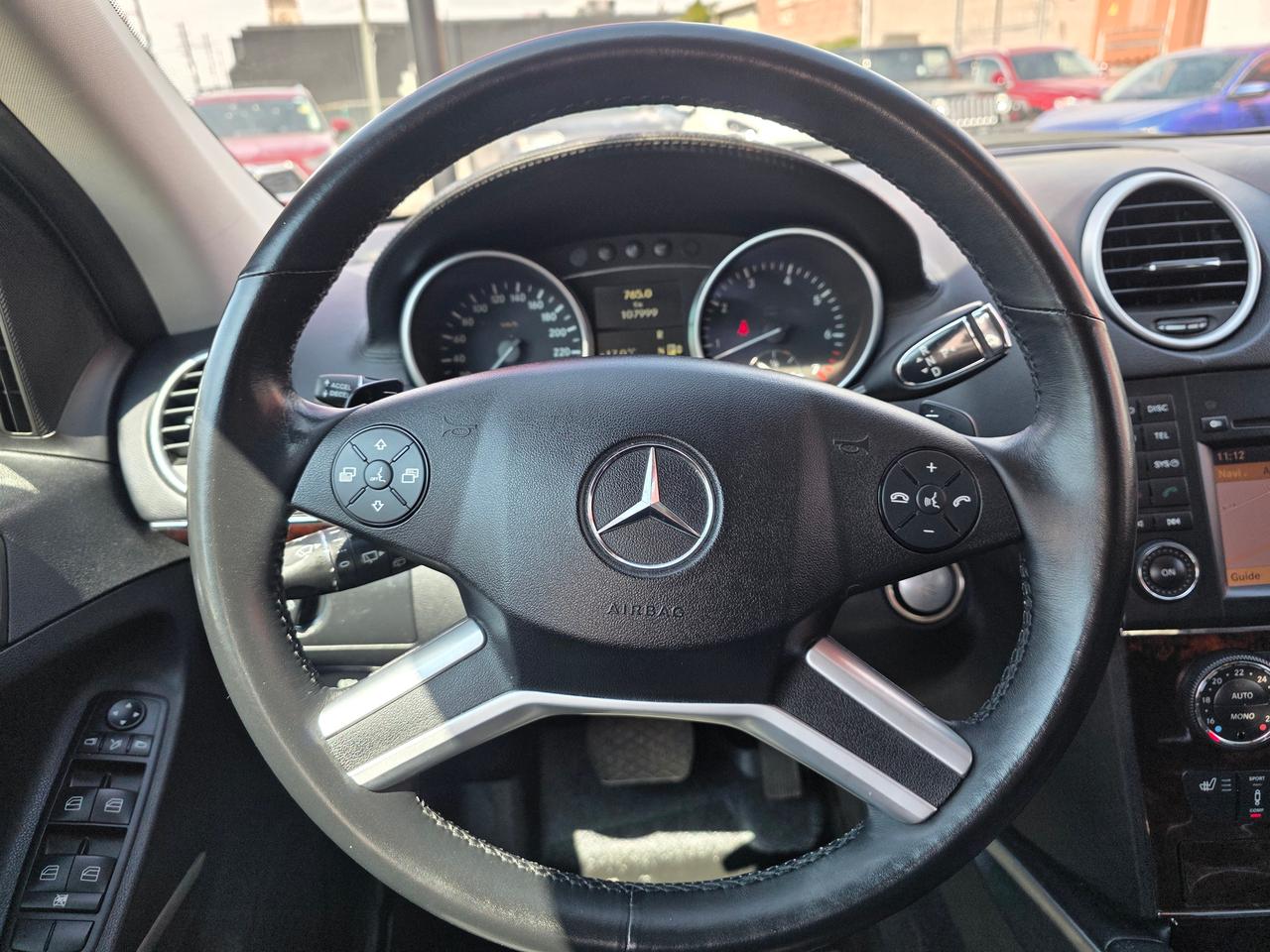 2010 Mercedes-Benz M-Class ML 550 4MATIC Photo