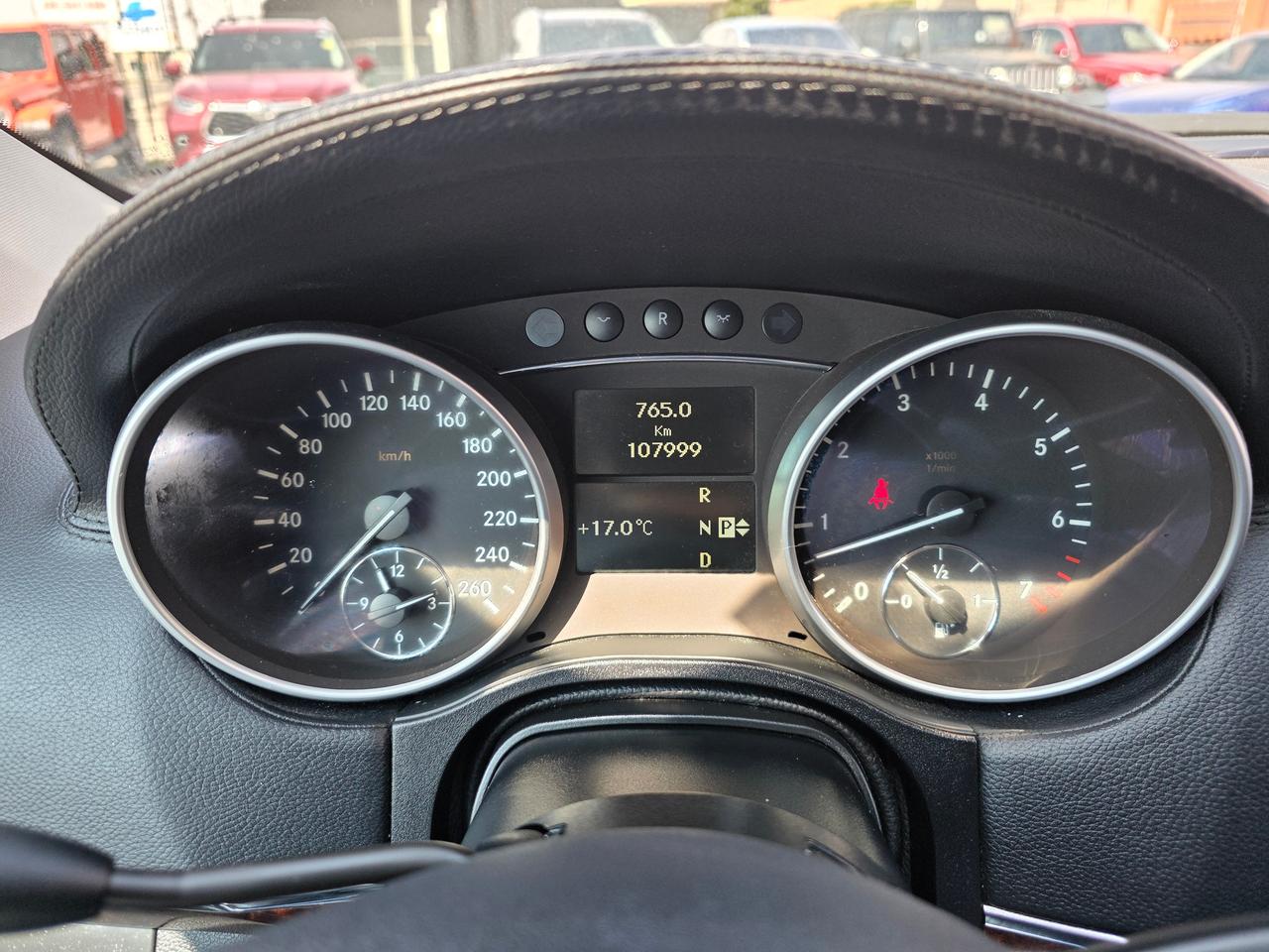2010 Mercedes-Benz M-Class ML 550 4MATIC Photo