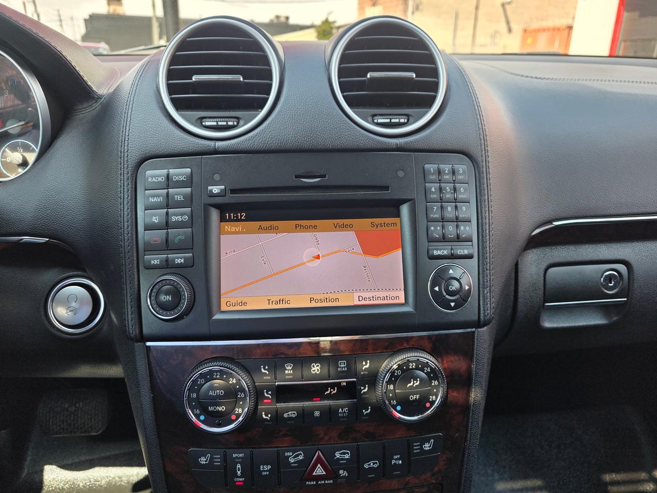 2010 Mercedes-Benz M-Class ML 550 4MATIC Photo