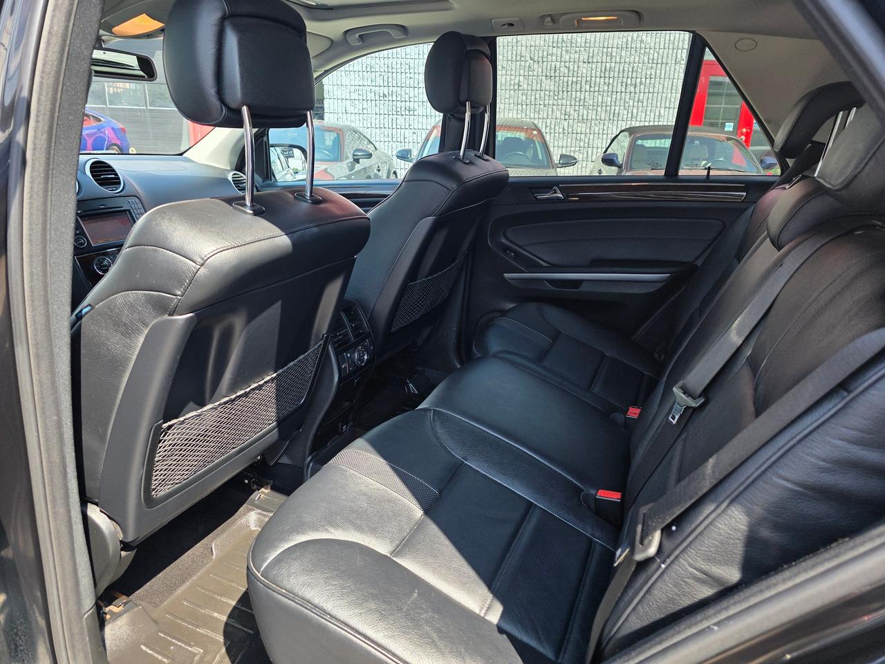 2010 Mercedes-Benz M-Class ML 550 4MATIC Photo