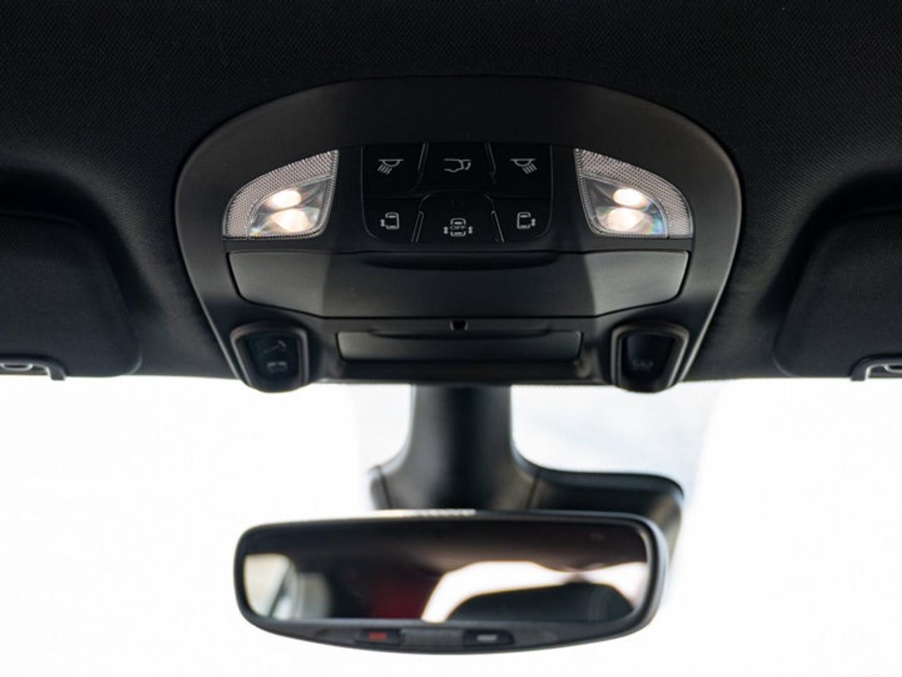 2027 Chrysler Pacifica Limited Photo