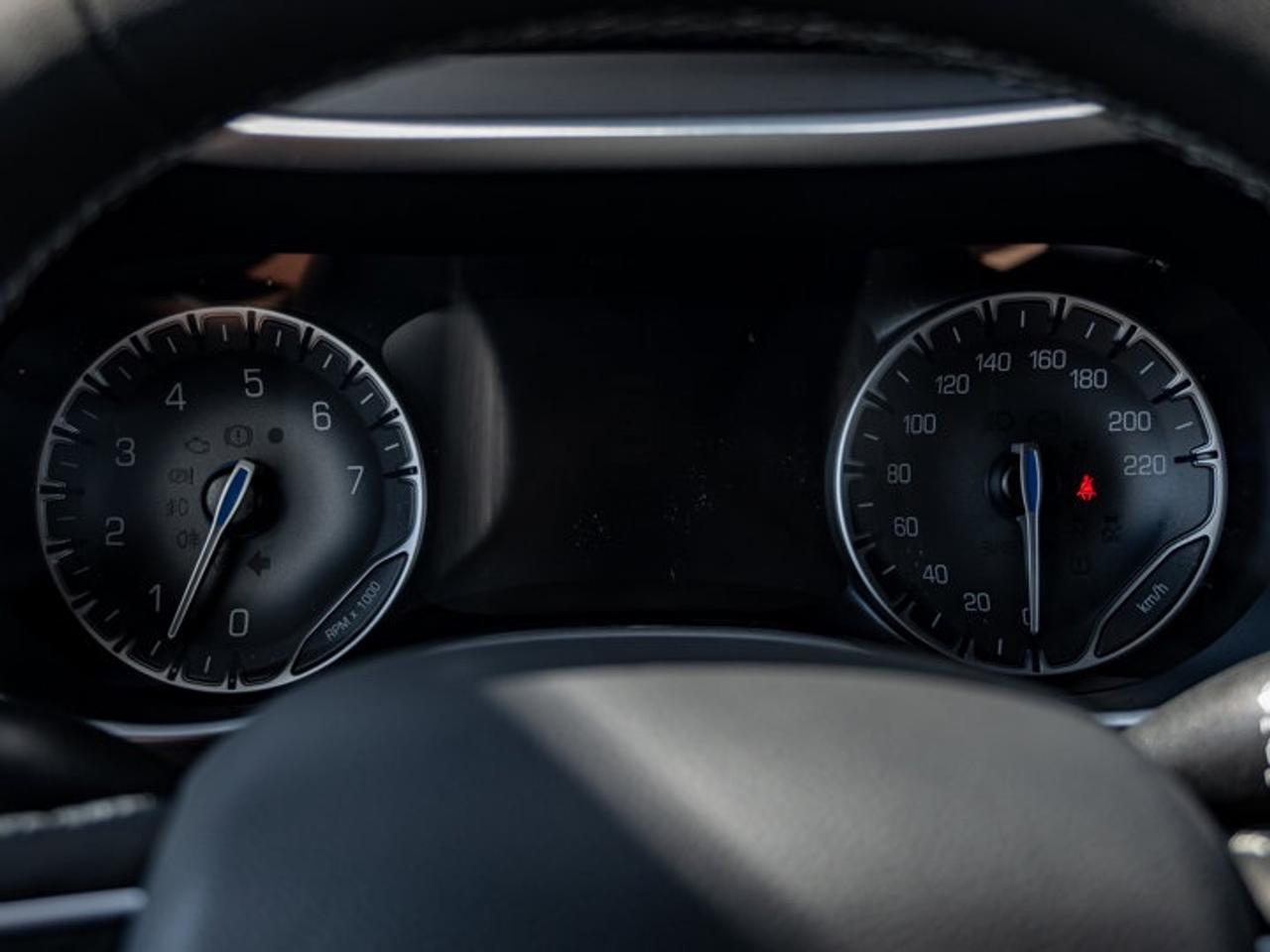 2027 Chrysler Pacifica Select Photo