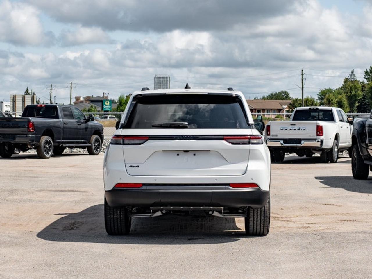 2026 Jeep Grand Cherokee Altitude Photo