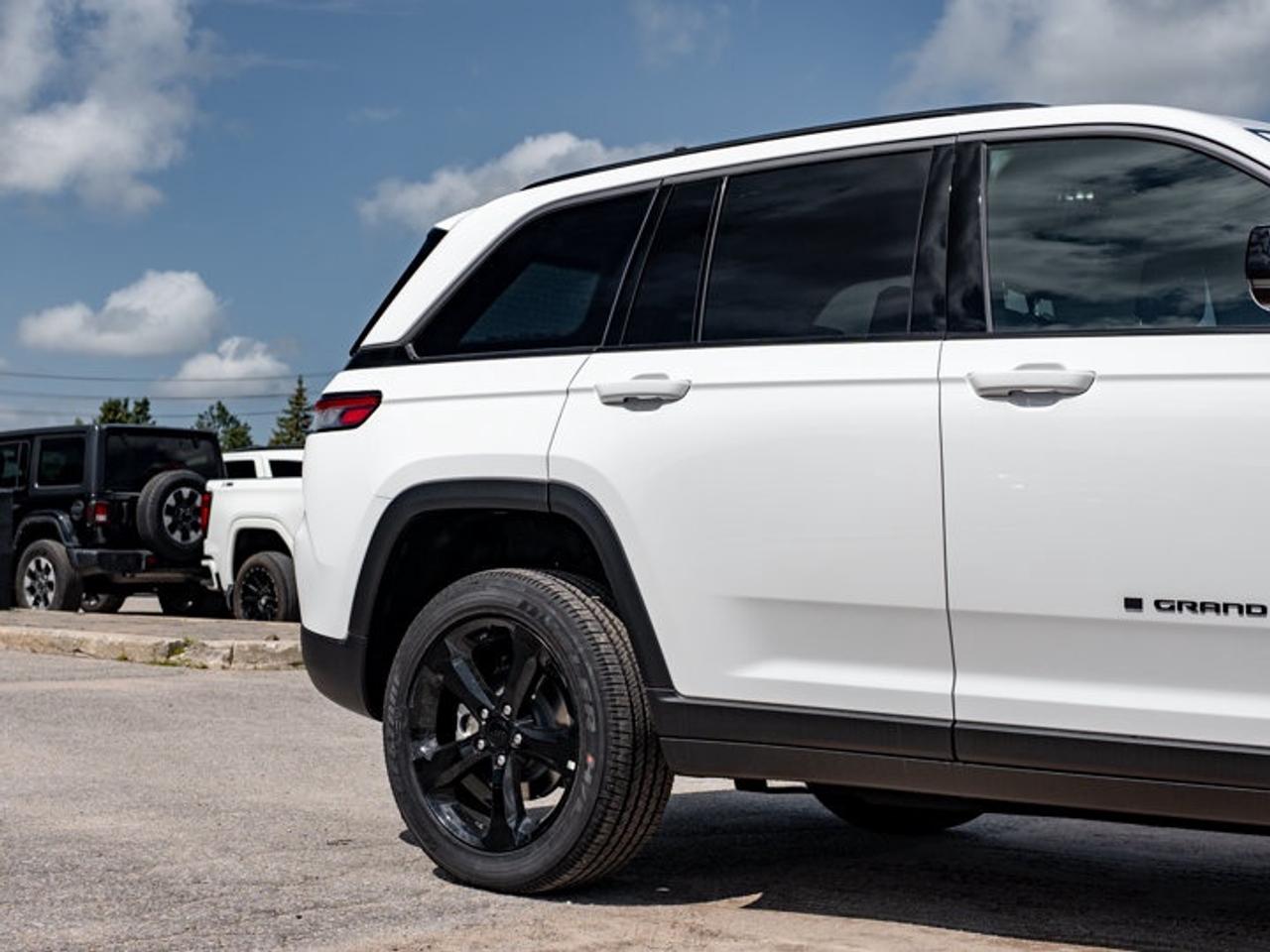 2026 Jeep Grand Cherokee Altitude Photo