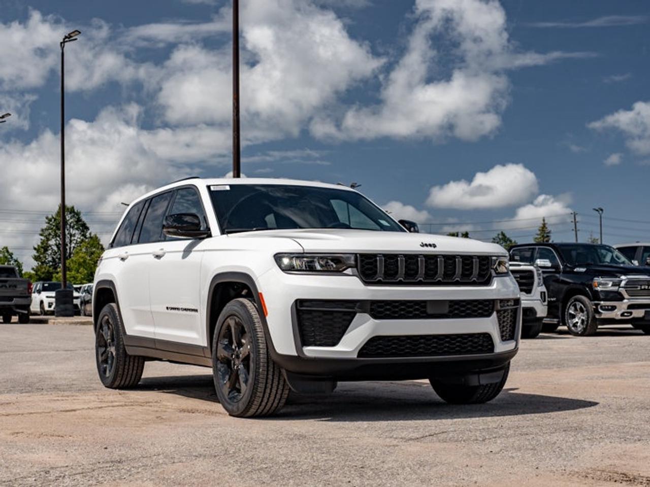 2026 Jeep Grand Cherokee Altitude Photo