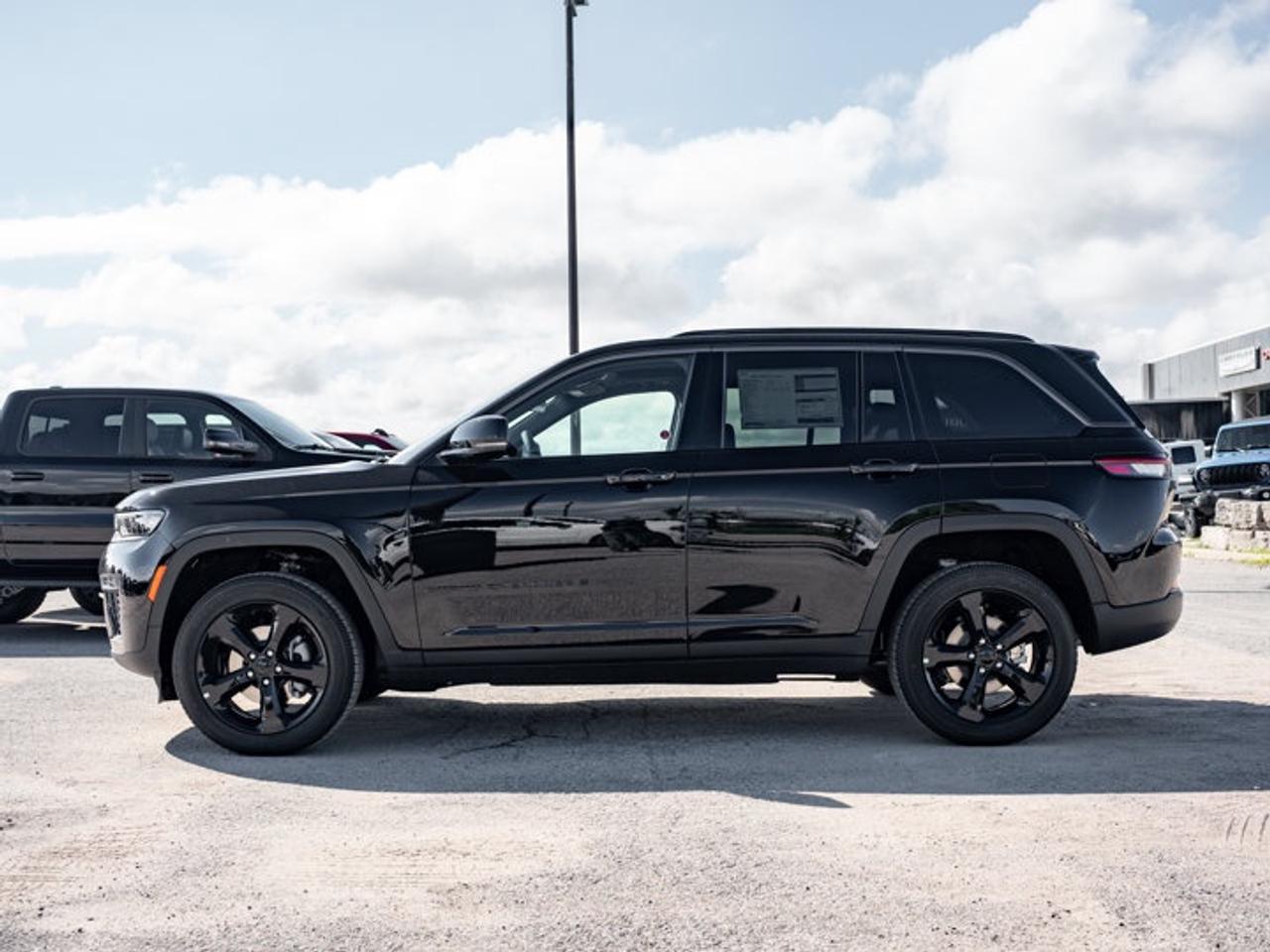 2026 Jeep Grand Cherokee Altitude Photo