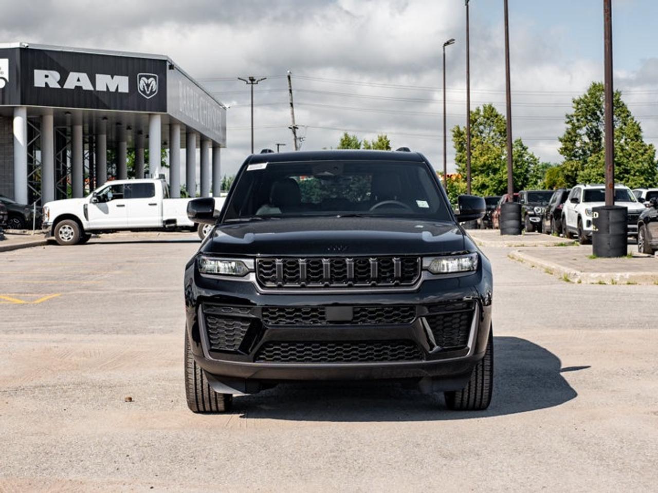2026 Jeep Grand Cherokee Altitude Photo