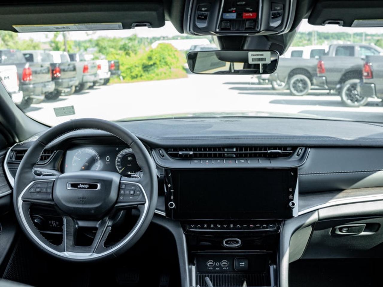 2026 Jeep Grand Cherokee Altitude Photo