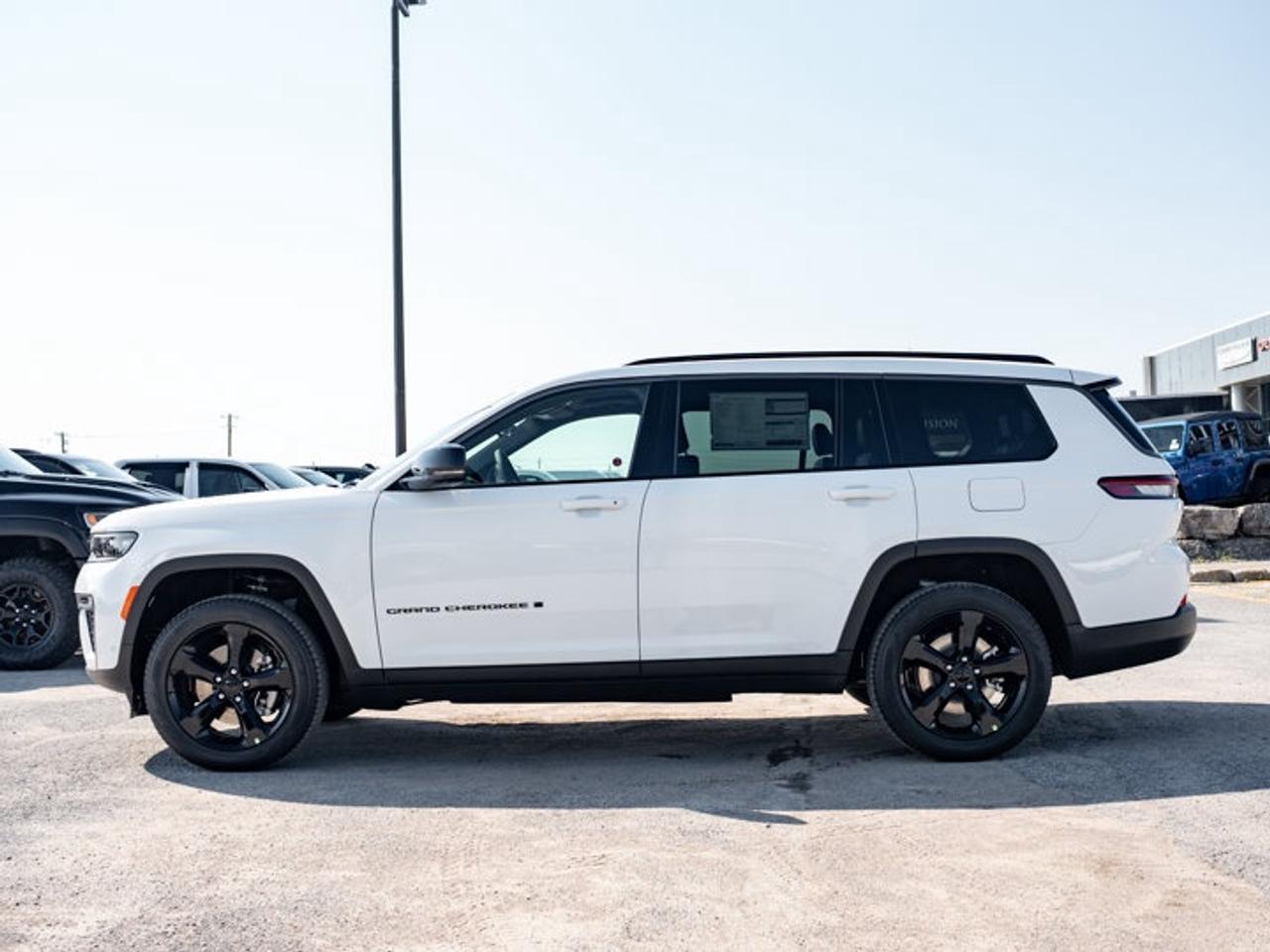 2026 Jeep Grand Cherokee L Limited Photo4