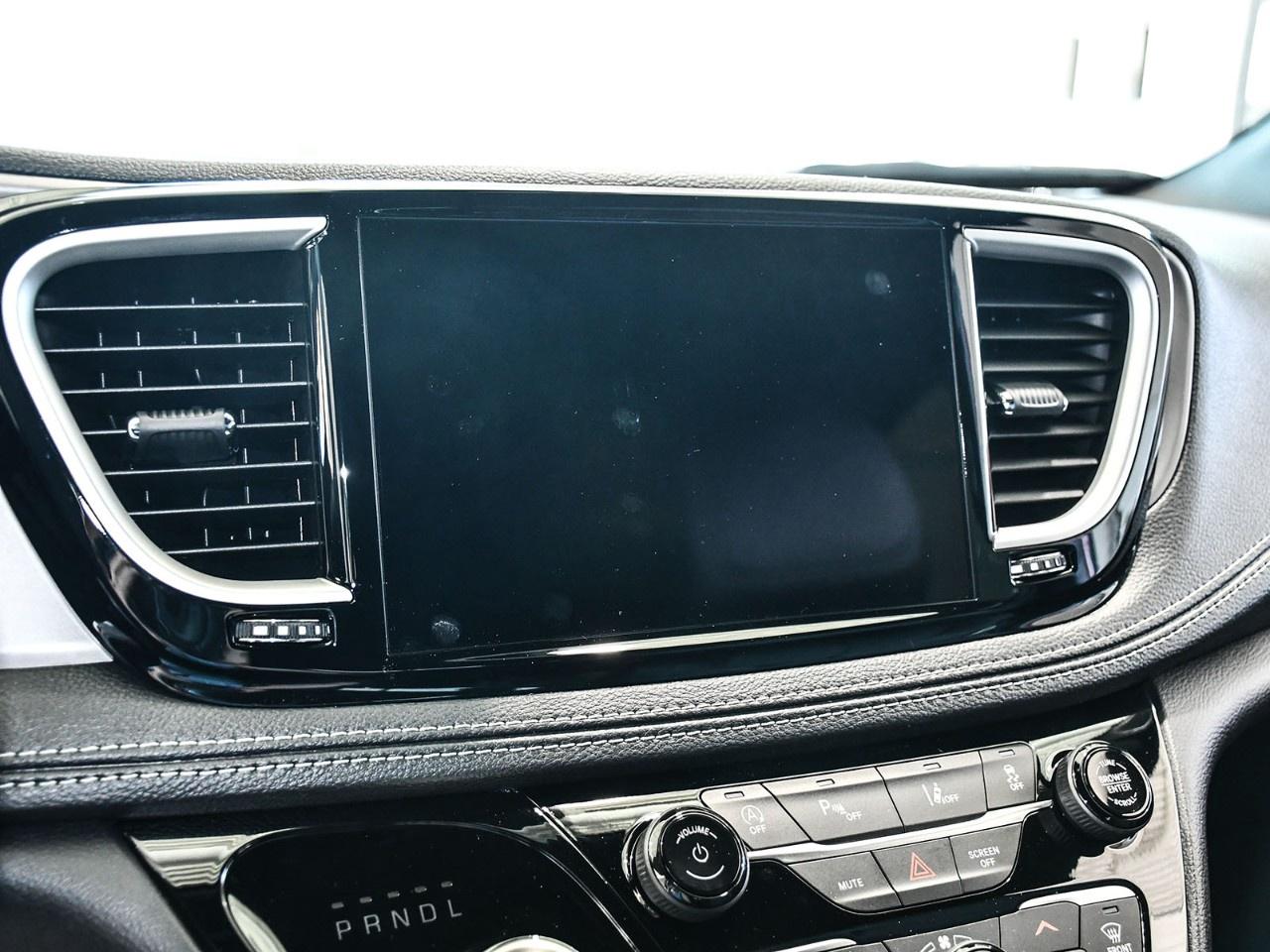 2027 Chrysler Pacifica Select FWD Photo