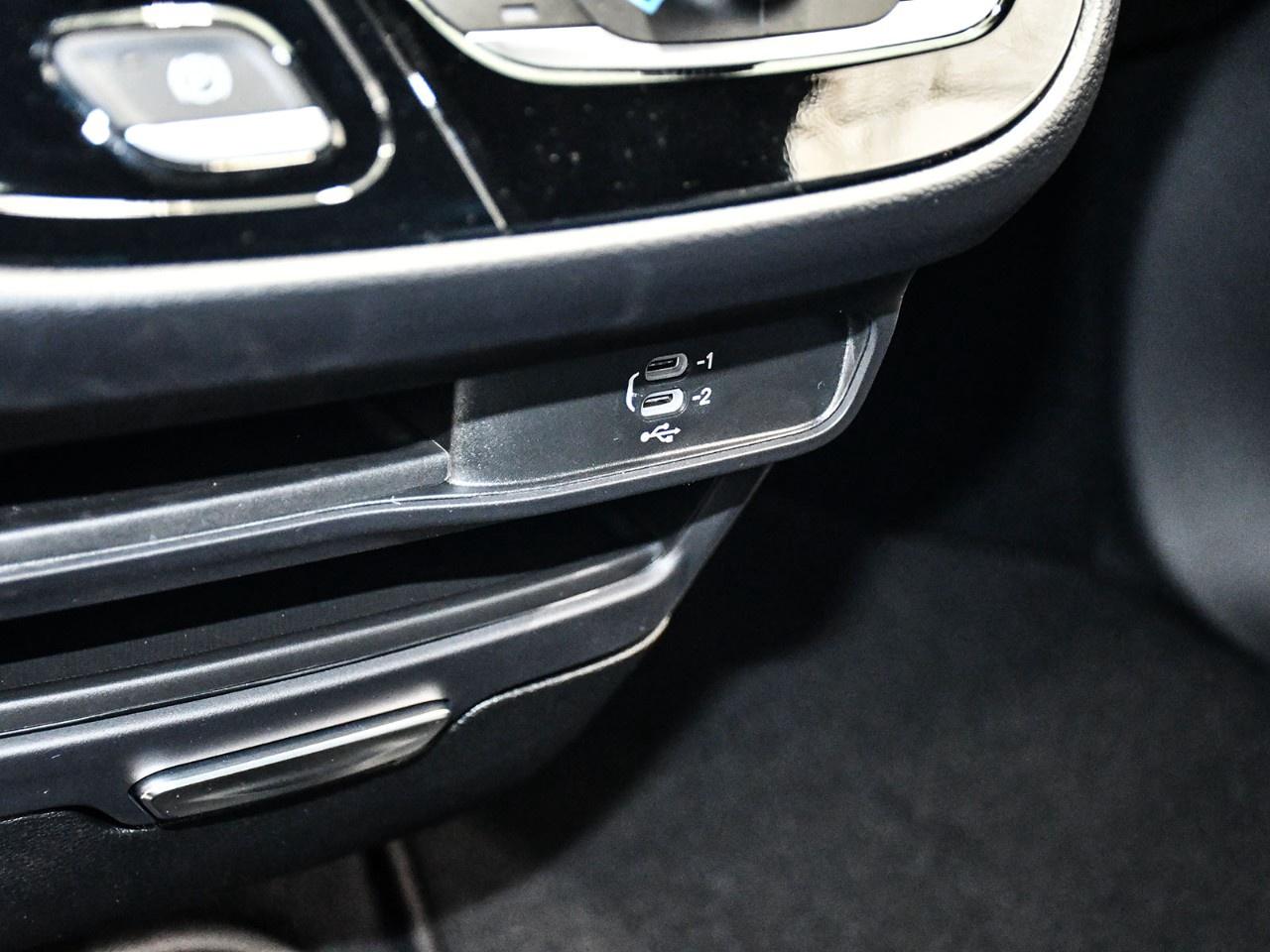 2027 Chrysler Pacifica Select FWD Photo