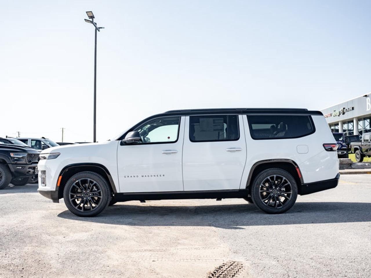 2026 Jeep Grand Wagoneer L Summit Obsidian Photo
