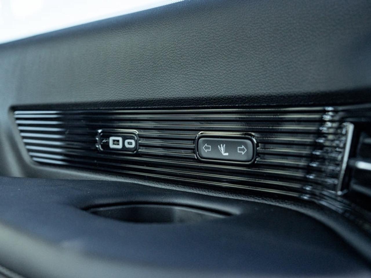 2026 Jeep Grand Wagoneer L Summit Obsidian Photo