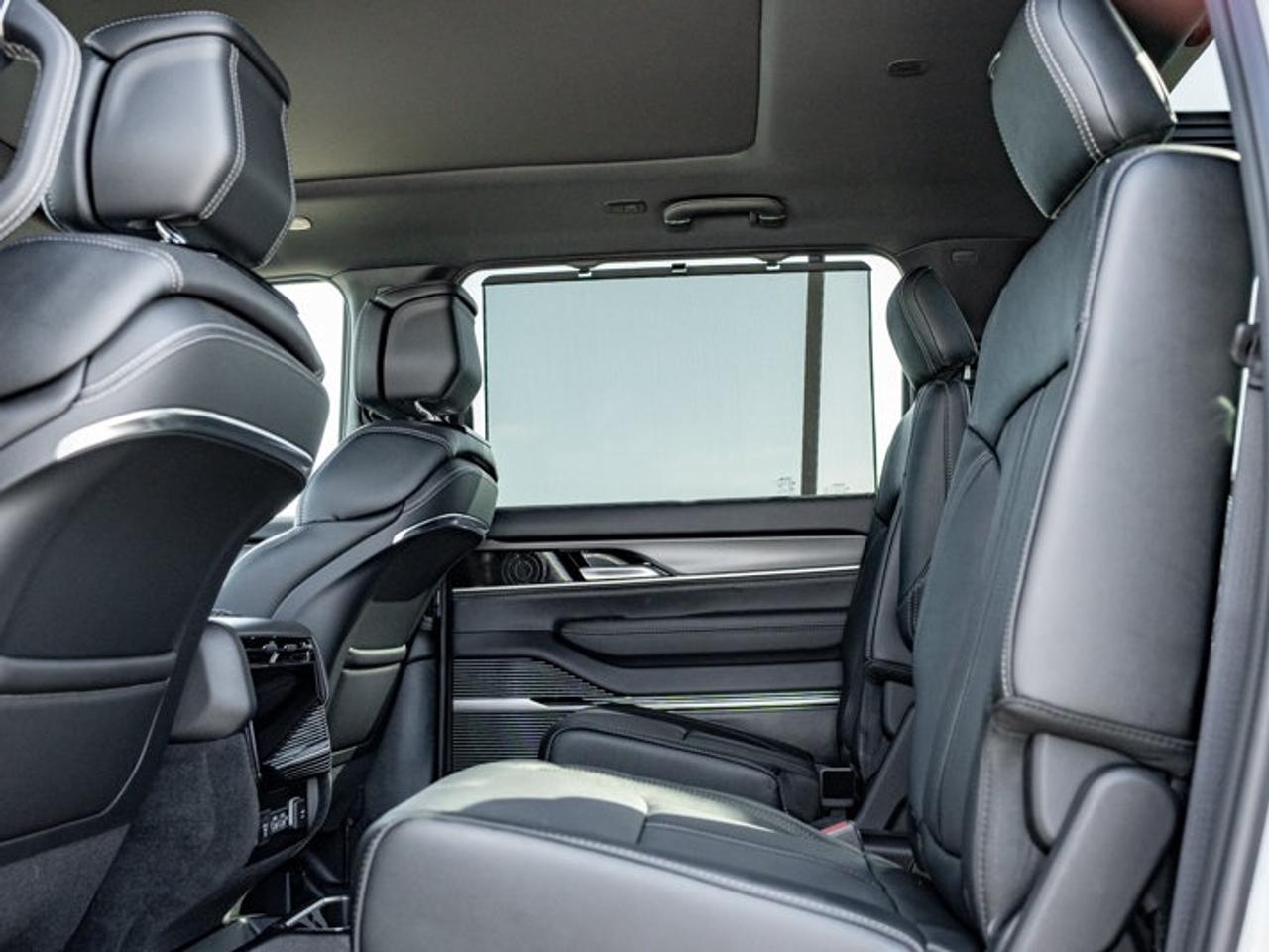 2026 Jeep Grand Wagoneer L Summit Obsidian Photo