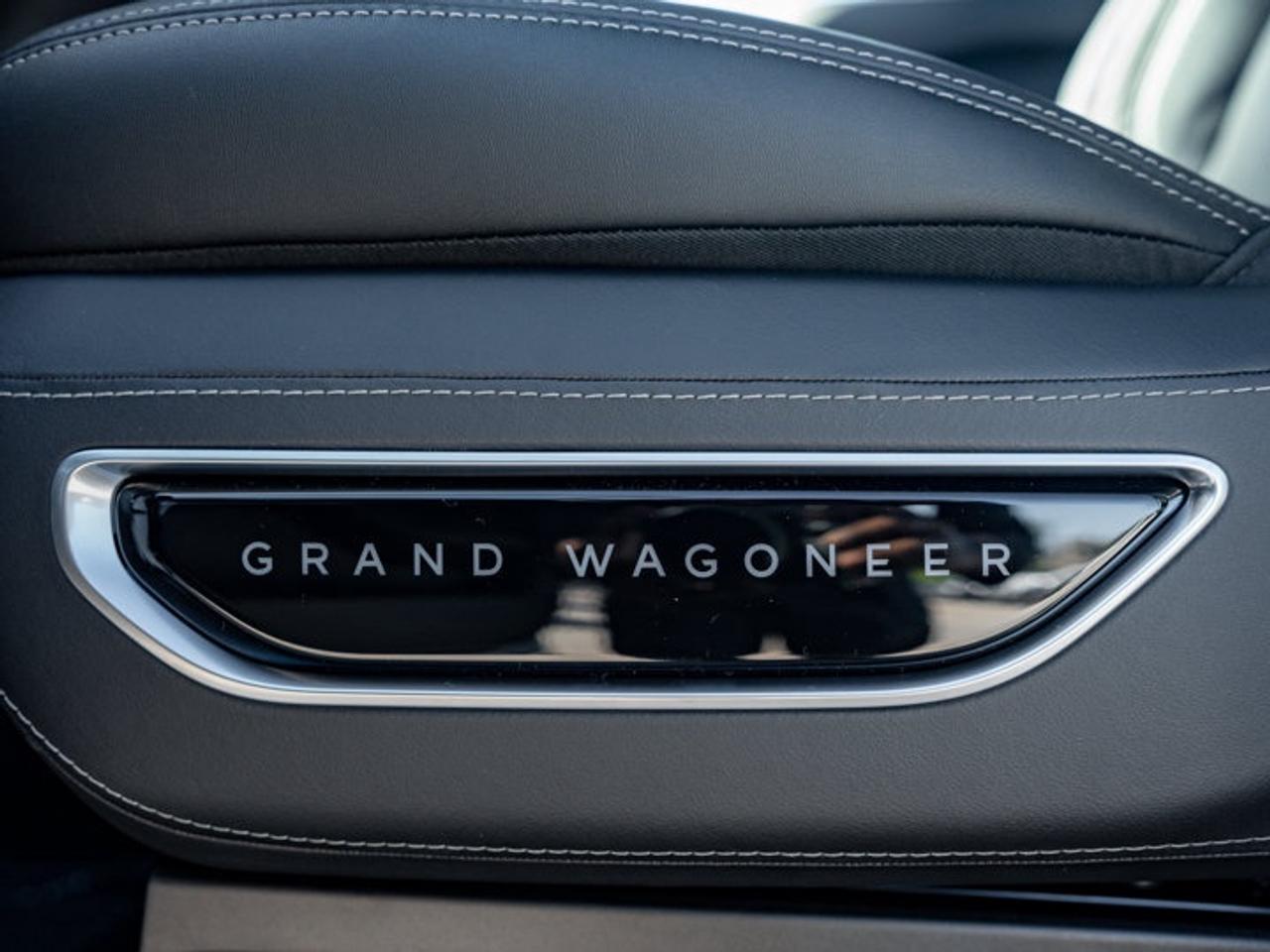 2026 Jeep Grand Wagoneer L Summit Obsidian Photo