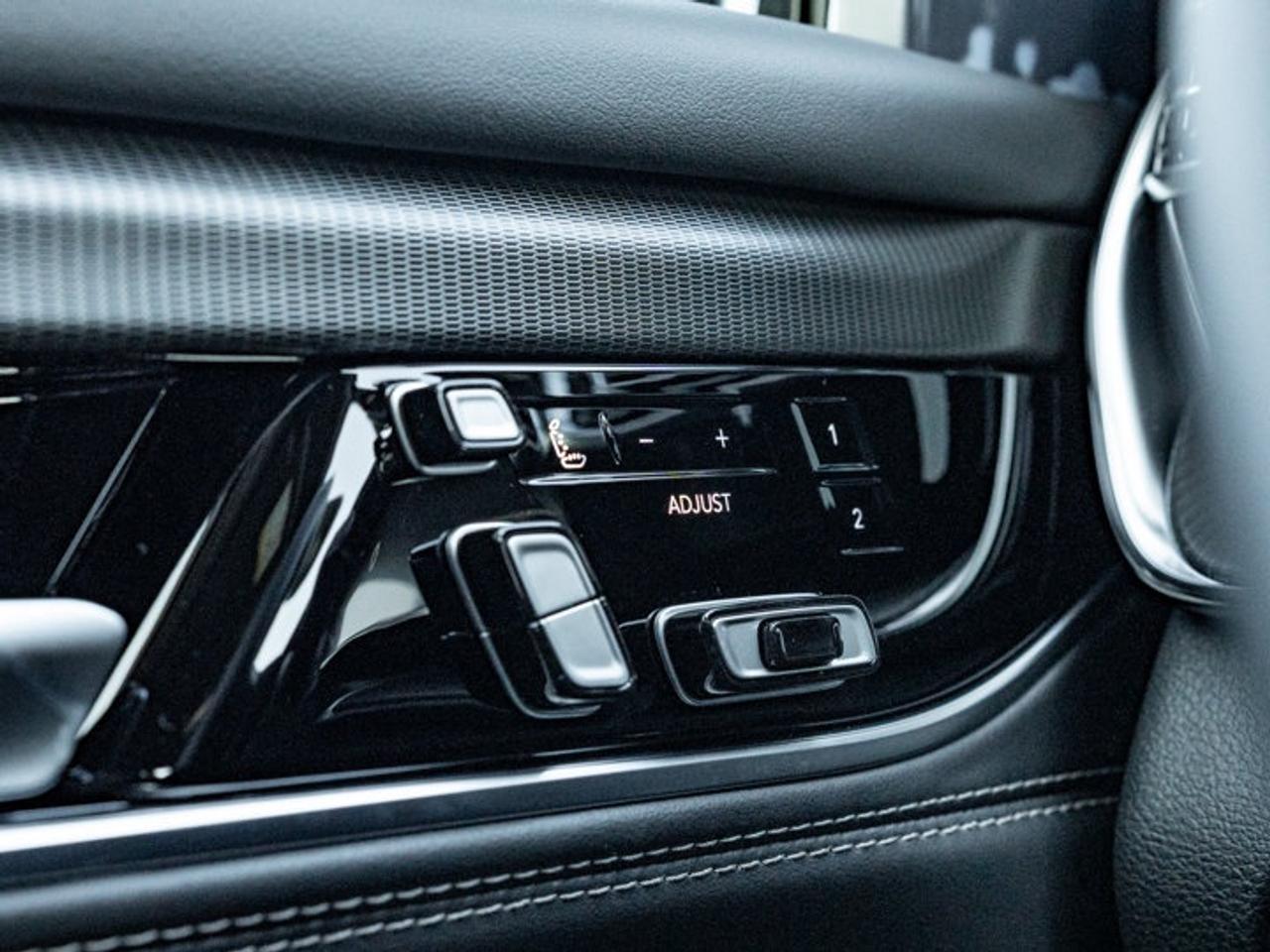 2026 Jeep Grand Wagoneer L Summit Obsidian Photo