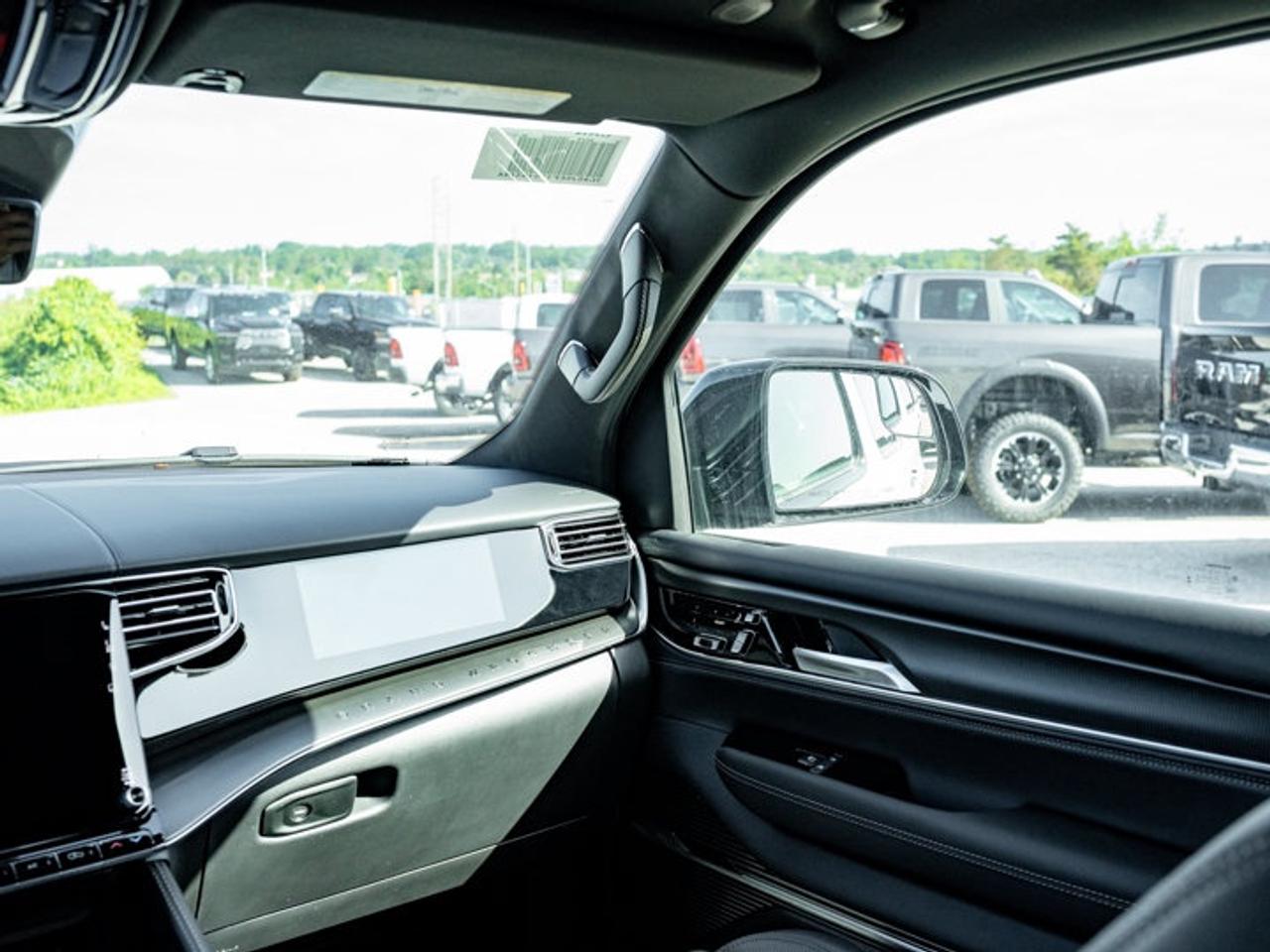 2026 Jeep Grand Wagoneer L Summit Obsidian Photo