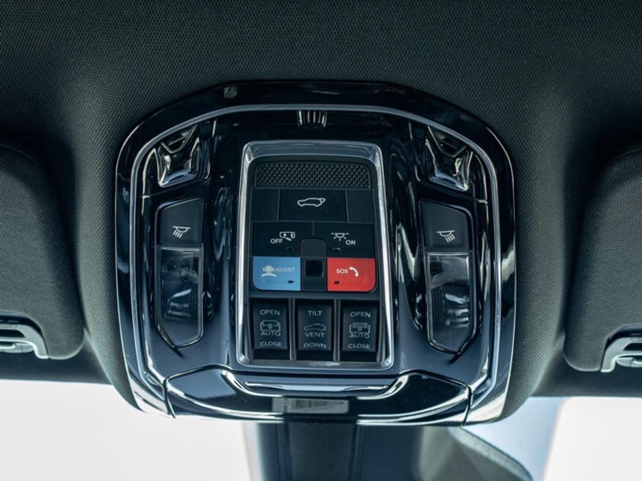 2026 Jeep Grand Wagoneer L Summit Obsidian Photo