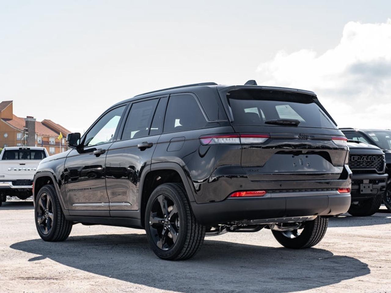 2026 Jeep Grand Cherokee Altitude Photo