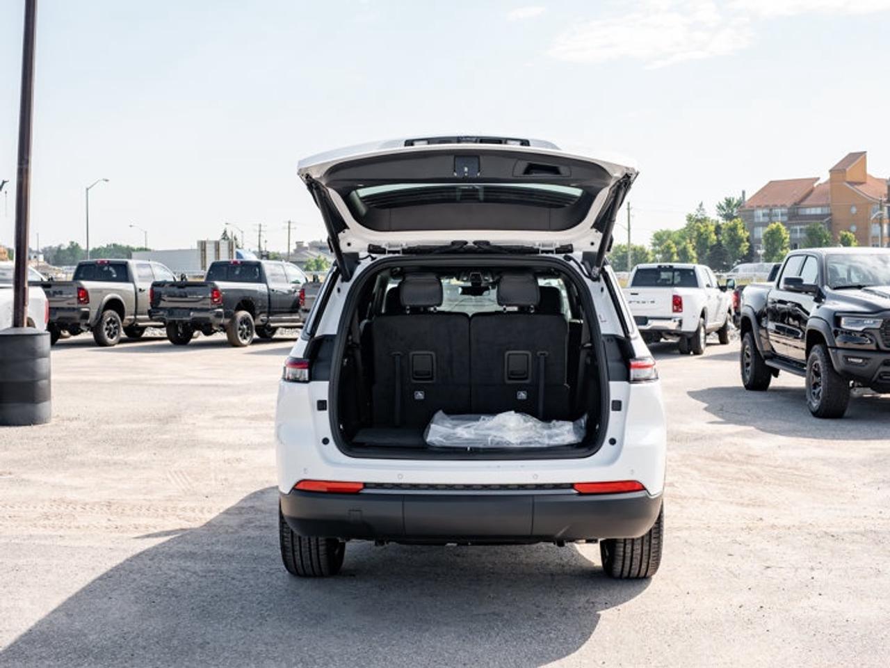 2026 Jeep Grand Cherokee L Limited Photo