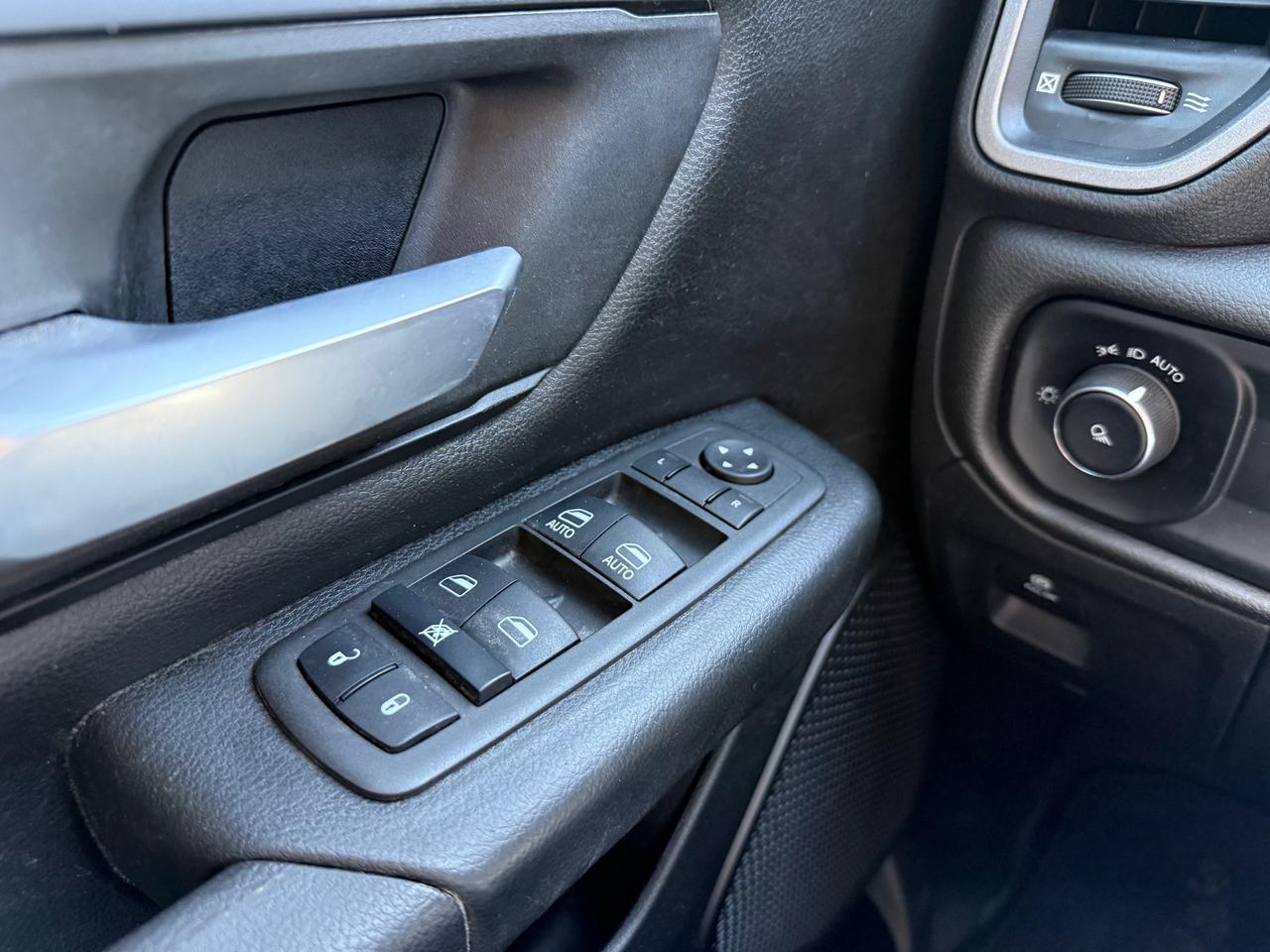 2022 RAM 1500 Tradesman V6! Ext Cab! Photo