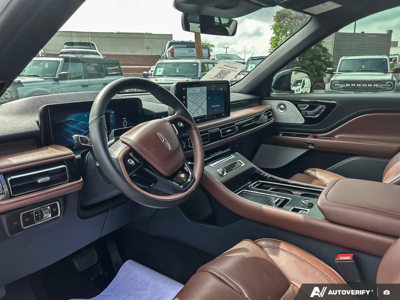 2025 Lincoln Aviator Reserve JET APPR. PKG | LUX. PKG | HOT CHOCOLATE INTERIOR Photo