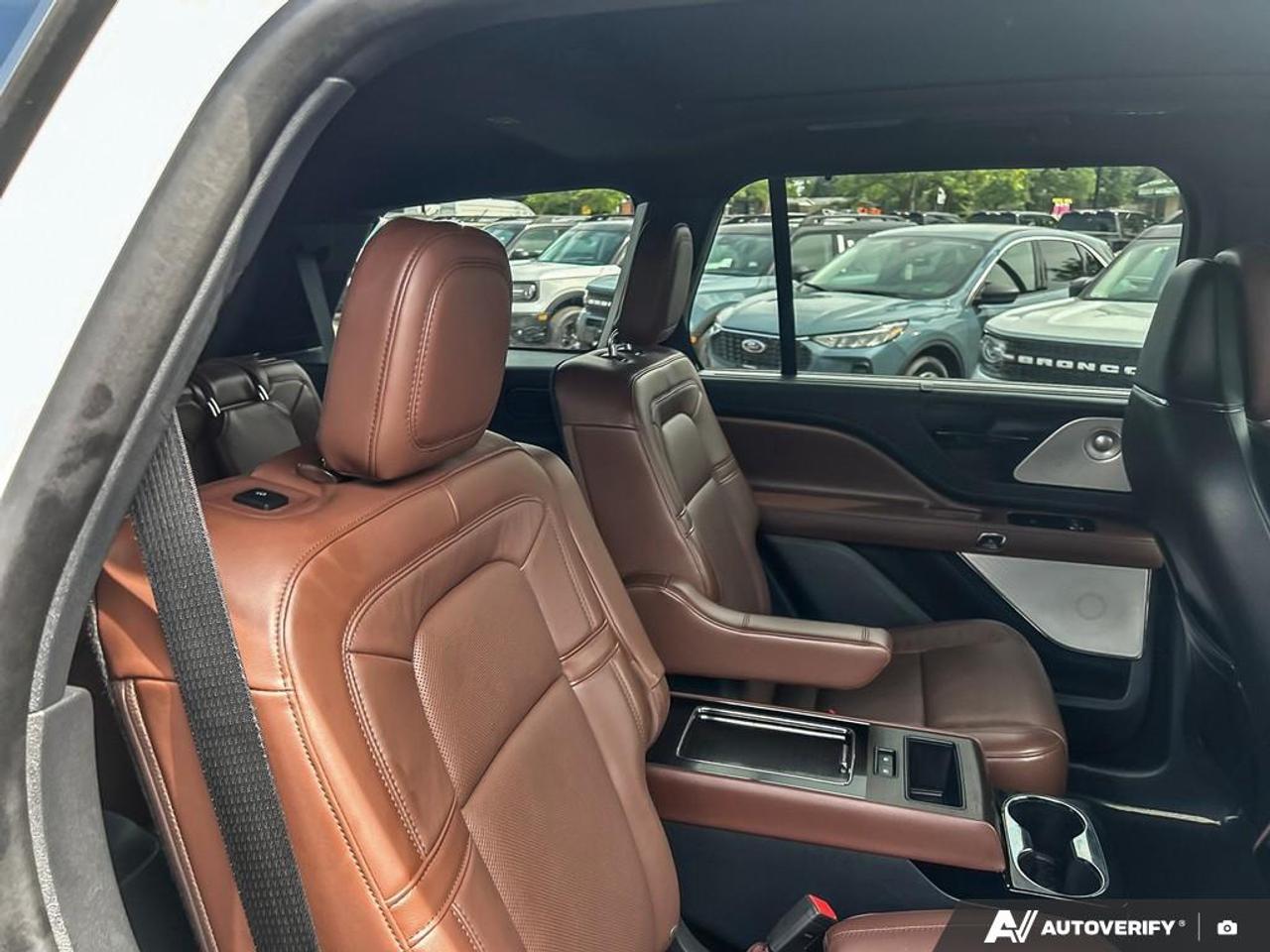 2025 Lincoln Aviator Reserve JET APPR. PKG | LUX. PKG | HOT CHOCOLATE INTERIOR Photo