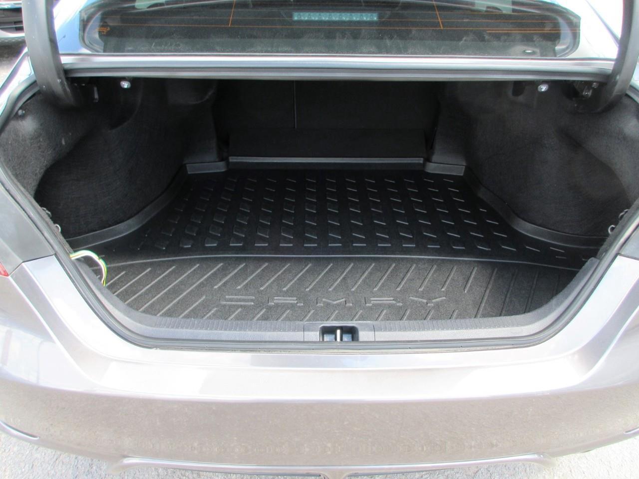 2024 Toyota Camry SE Photo