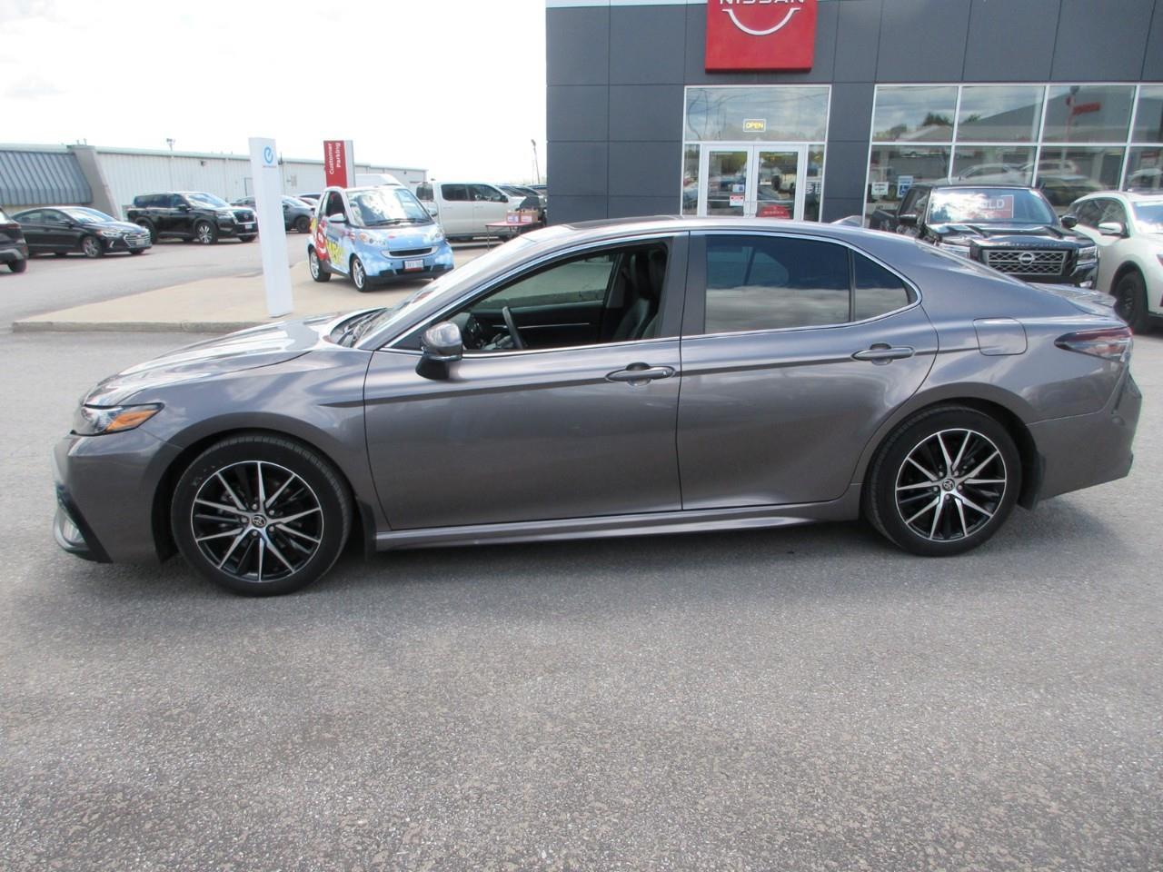 2024 Toyota Camry SE Photo