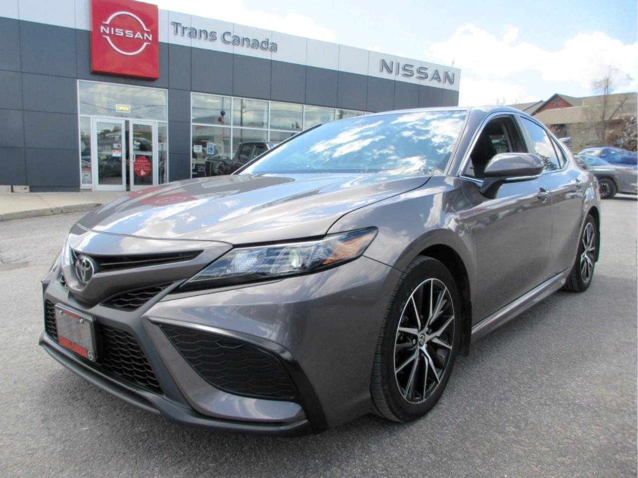 2024 Toyota Camry SE Photo0