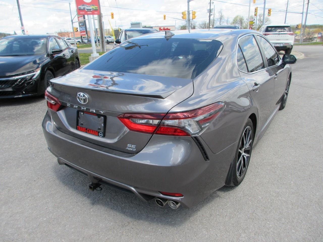 2024 Toyota Camry SE Photo