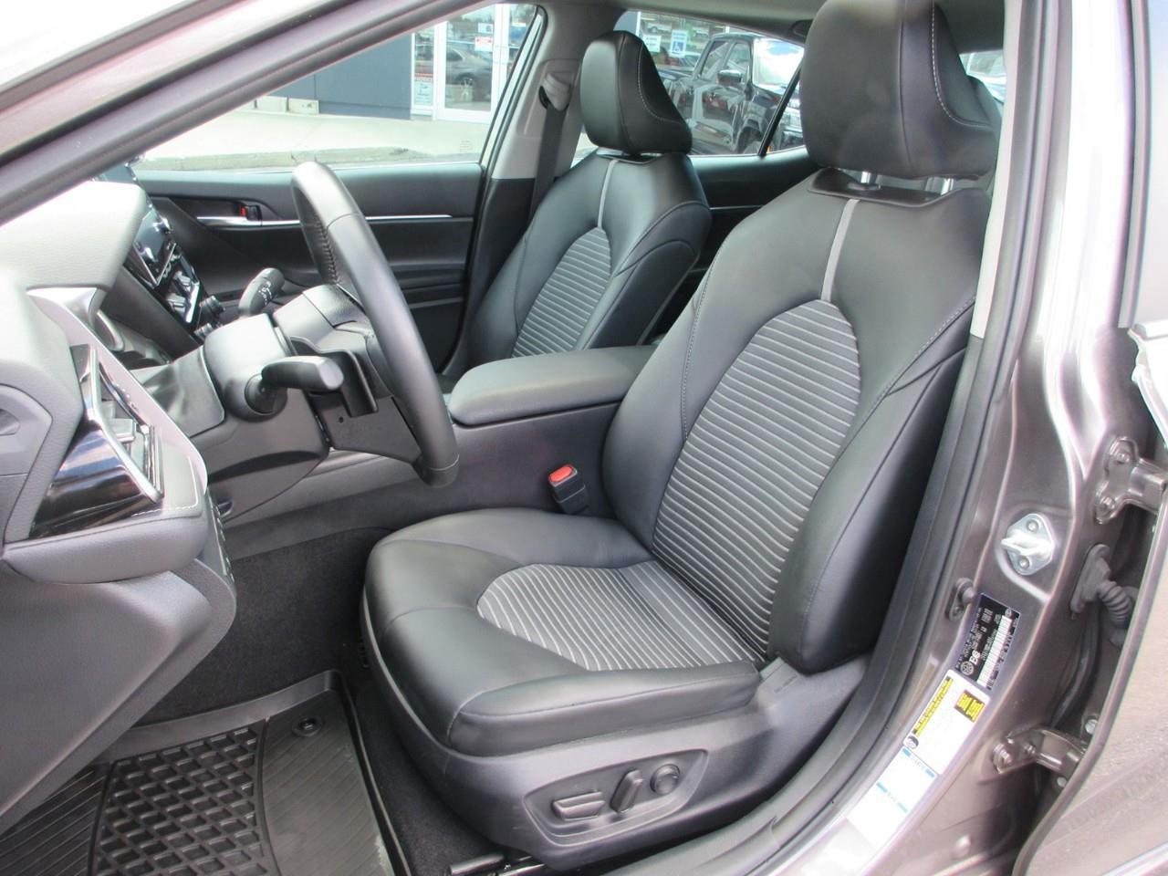 2024 Toyota Camry SE Photo