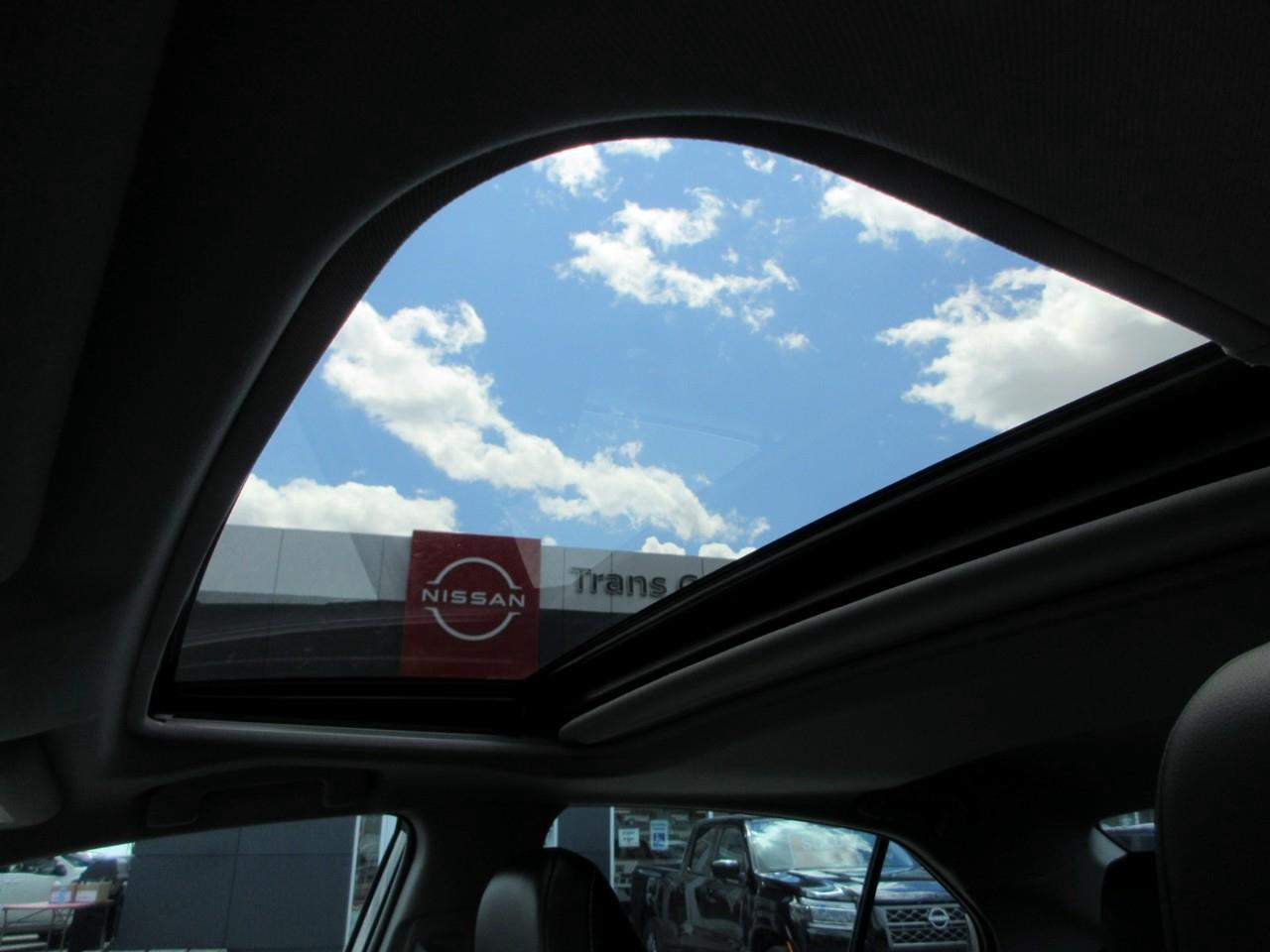 2024 Toyota Camry SE Photo