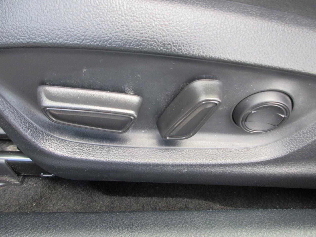 2024 Toyota Camry SE Photo