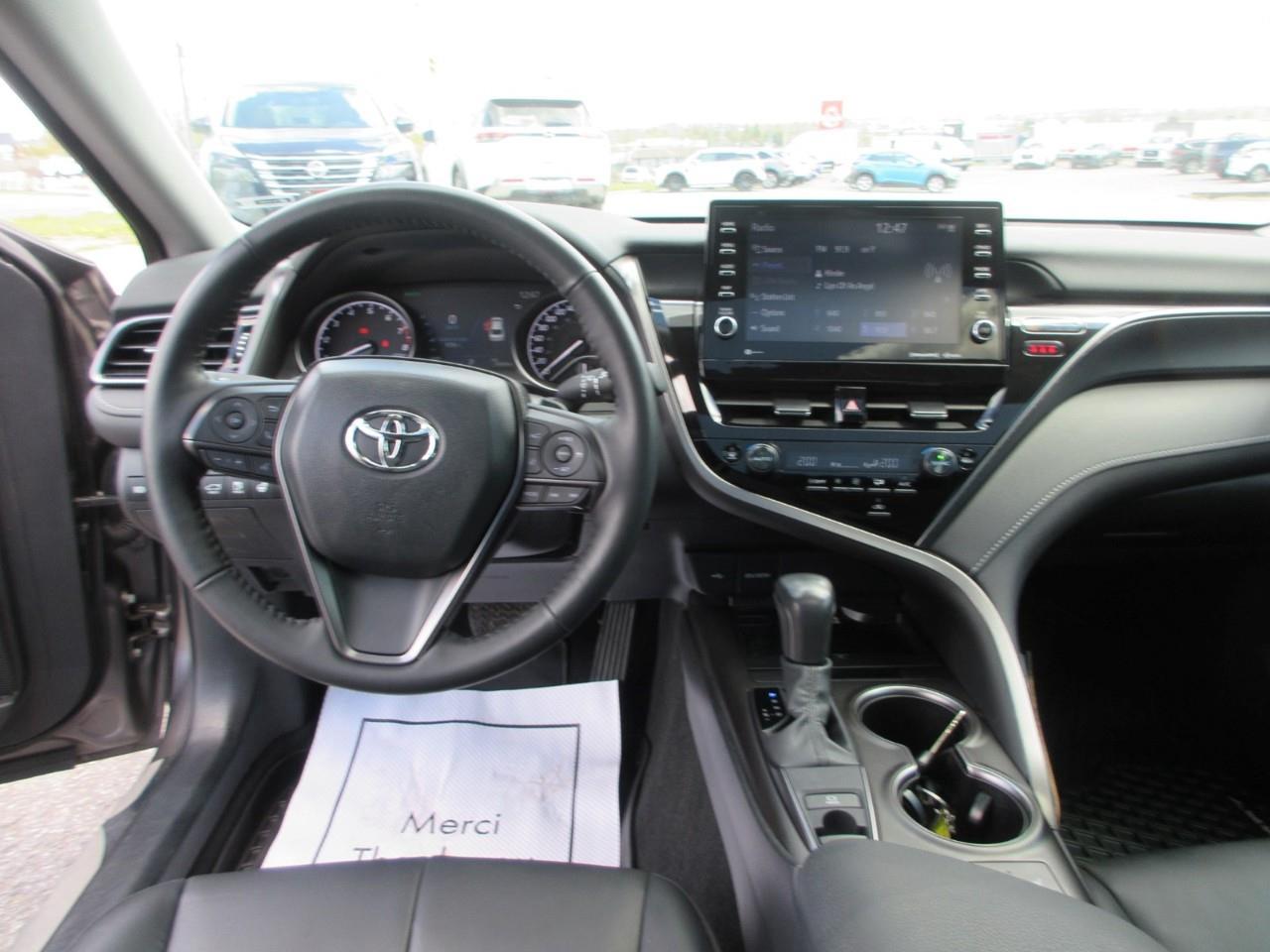2024 Toyota Camry SE Photo