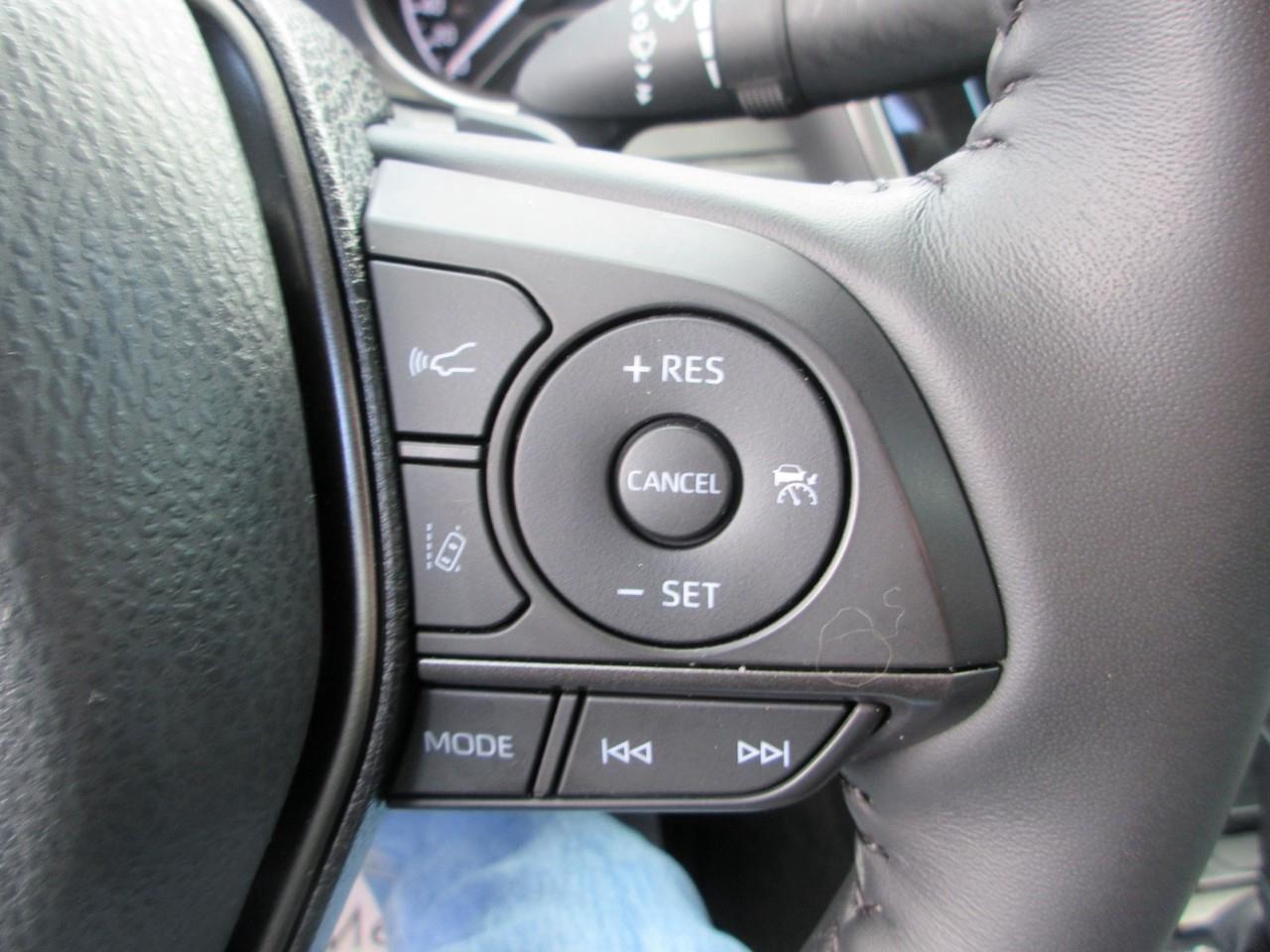 2024 Toyota Camry SE Photo