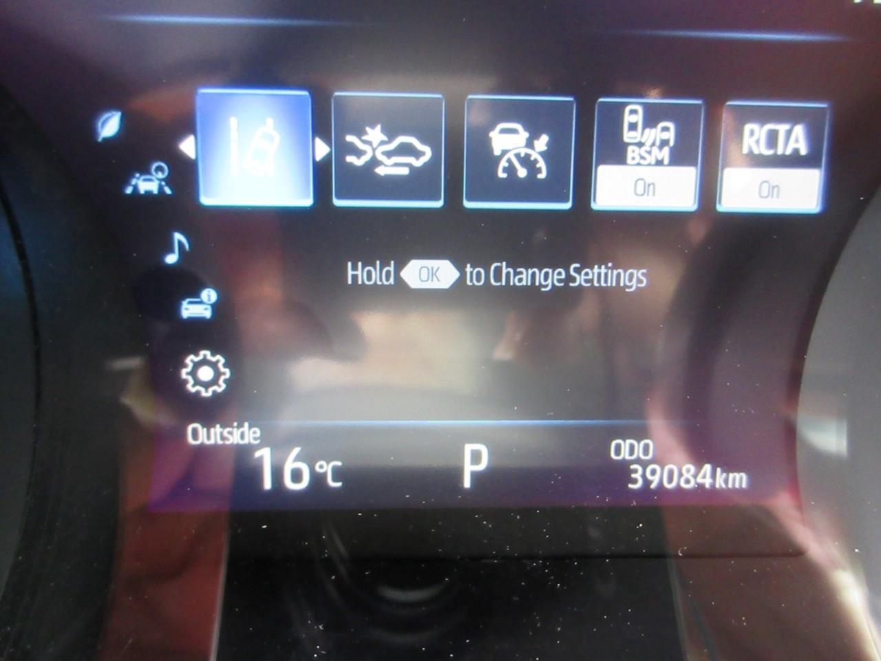 2024 Toyota Camry SE Photo