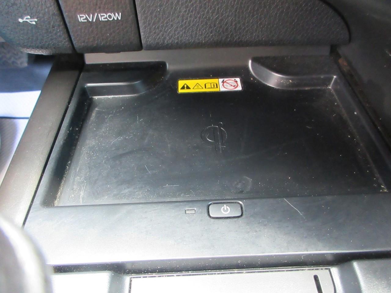 2024 Toyota Camry SE Photo