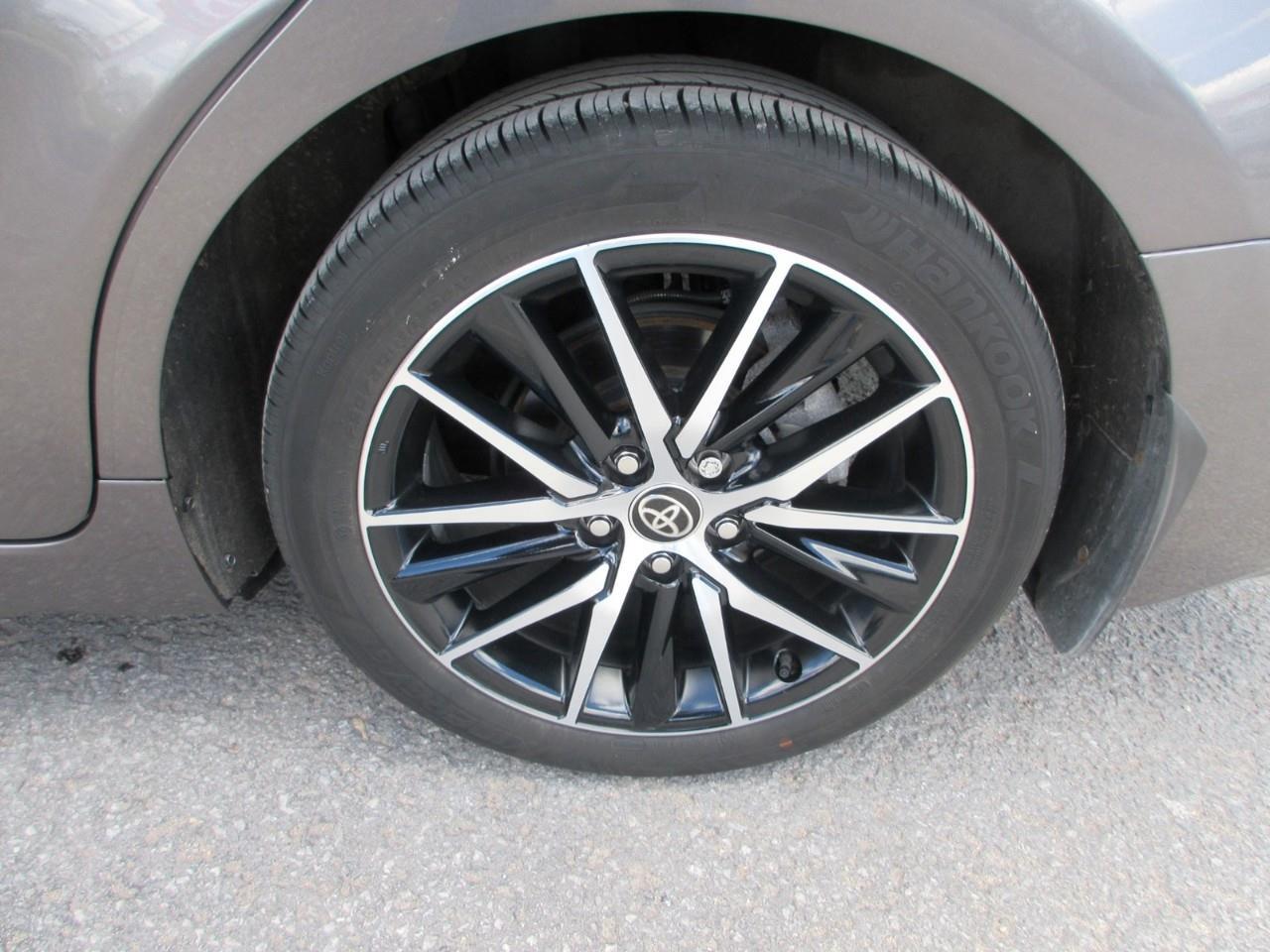 2024 Toyota Camry SE Photo