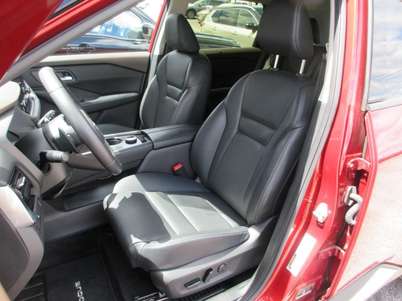 2023 Nissan Rogue SL Photo