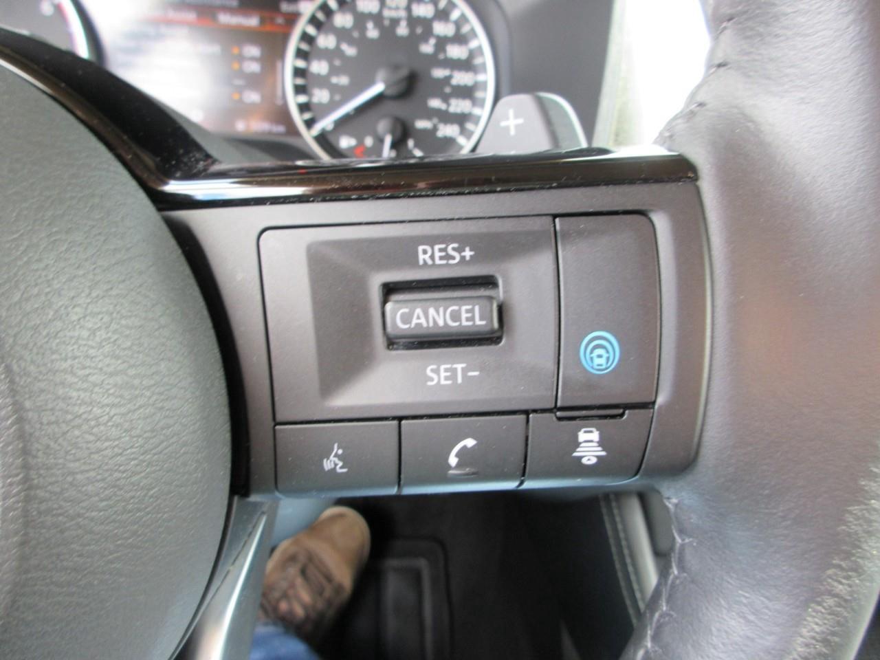 2023 Nissan Rogue SL Photo