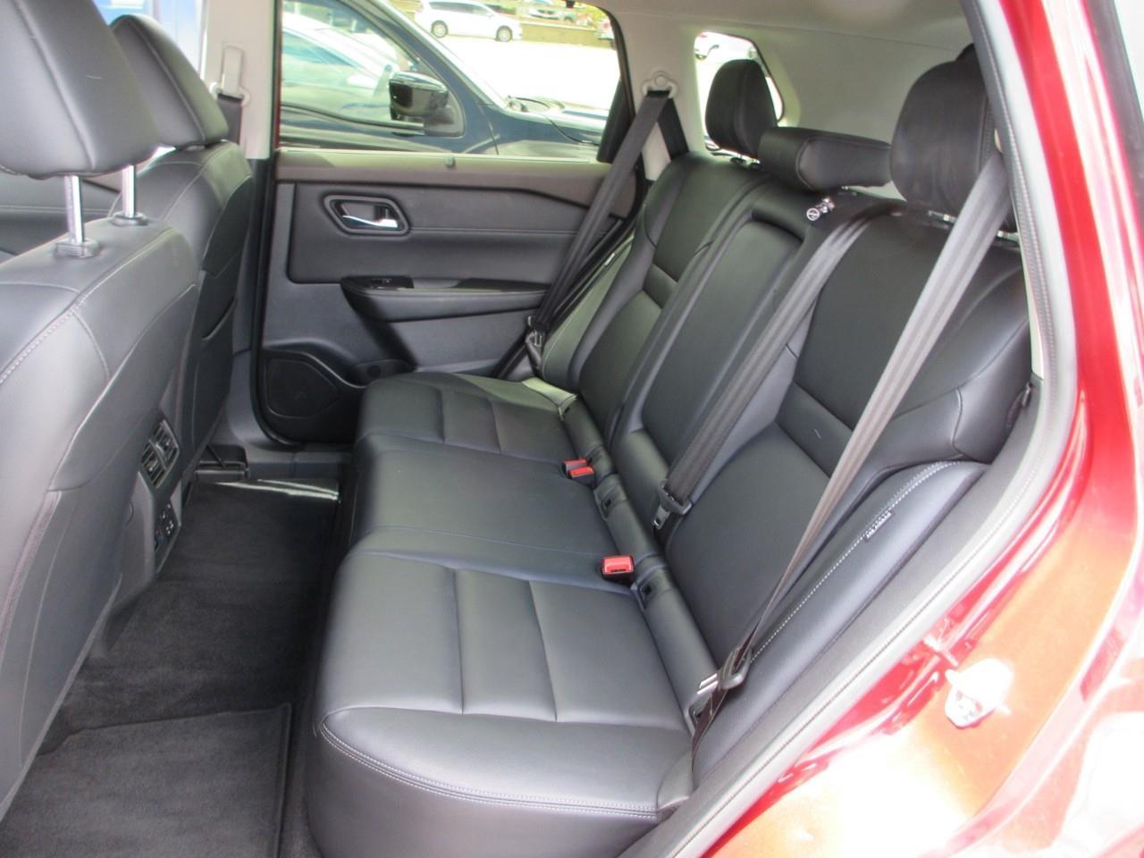 2023 Nissan Rogue SL Photo