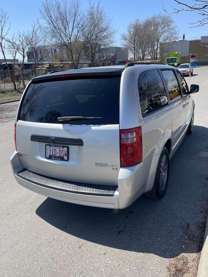 2010 Dodge Grand Caravan SE    STOW  N  GO Photo3