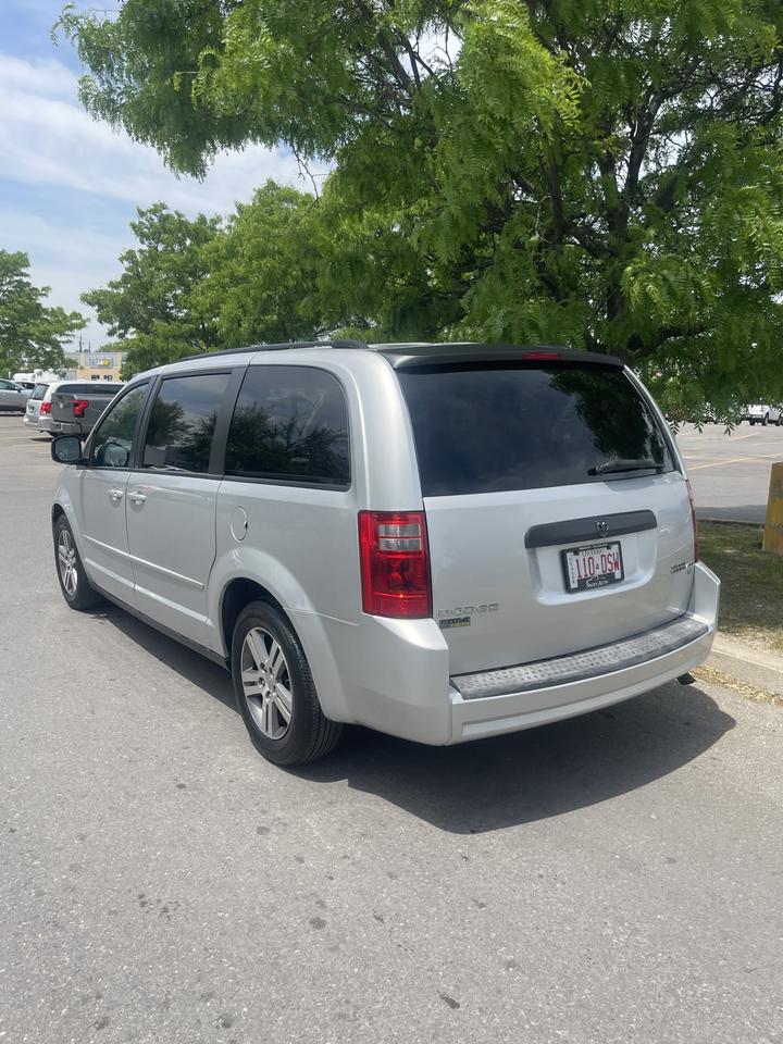 2010 Dodge Grand Caravan SE    STOW  N  GO Photo