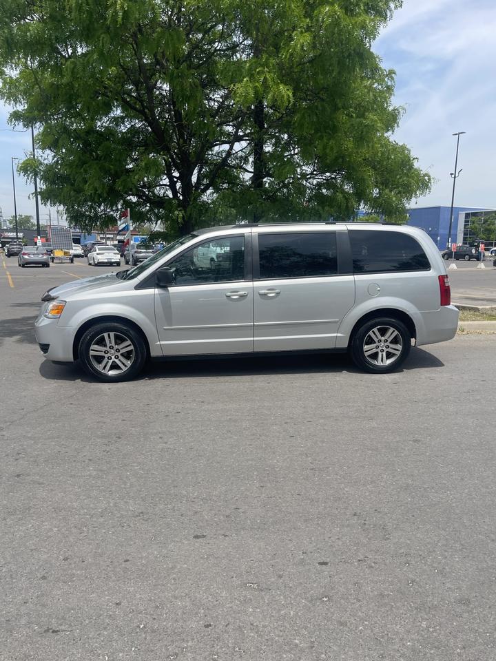 2010 Dodge Grand Caravan SE    STOW  N  GO Photo