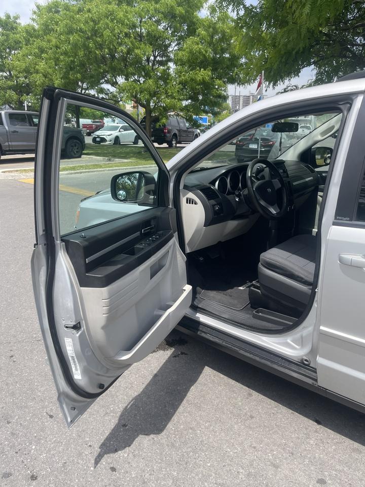 2010 Dodge Grand Caravan SE    STOW  N  GO Photo
