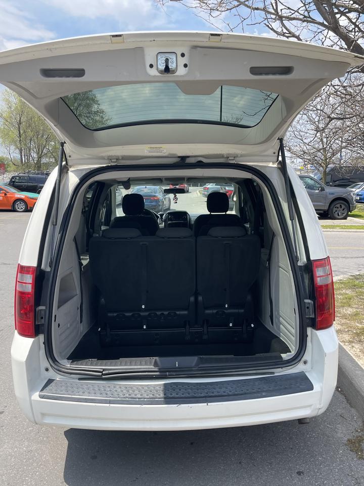 2008 Dodge Grand Caravan SE   STOW N GO   NO ACCIDENTS Photo