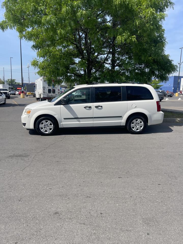 2008 Dodge Grand Caravan SE   STOW N GO   NO ACCIDENTS Photo