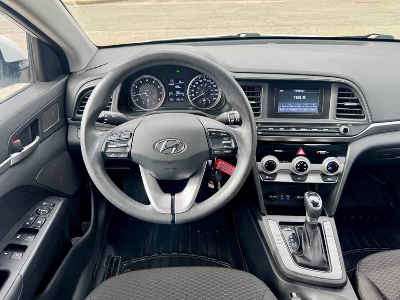 2019 Hyundai Elantra No Accidents - Certified Photo3